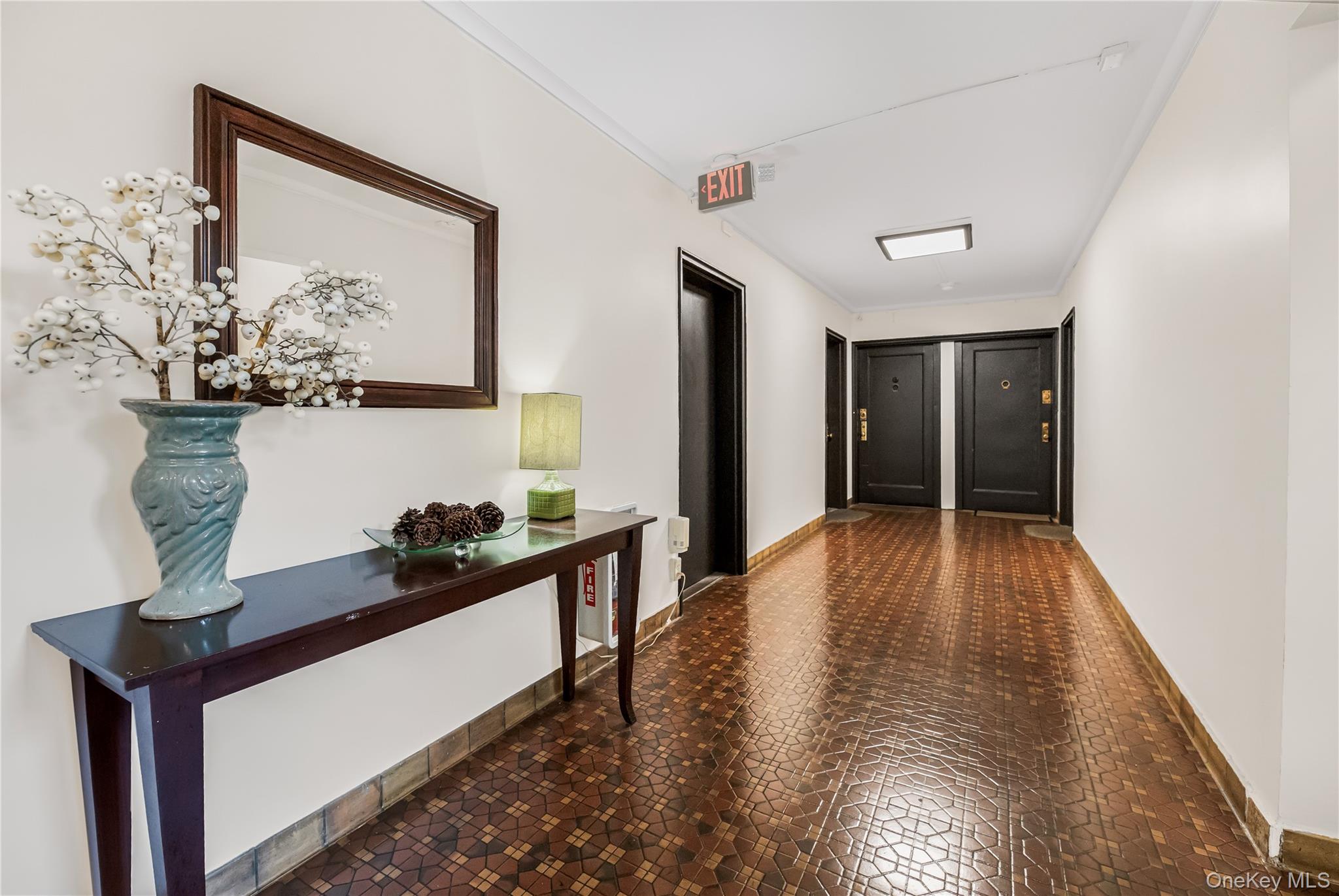 450 Pelham Road, Unit 2E New Rochelle, NY 10805 - Photo 3 of 20 Gallery Image 3