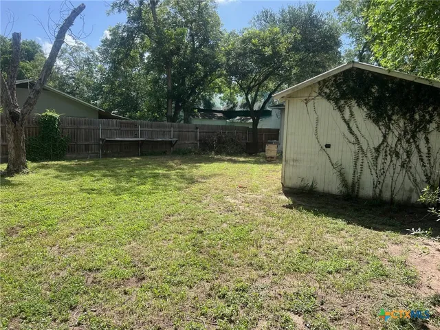 $119,900 | 408 Hubbard Street, Yoakum, TX 77995