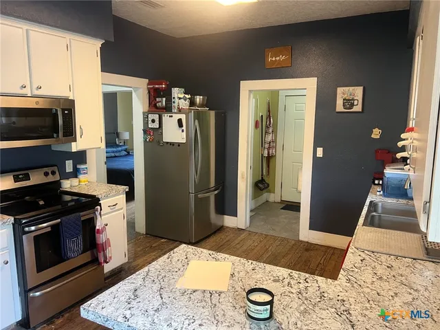 $119,900 | 408 Hubbard Street, Yoakum, TX 77995