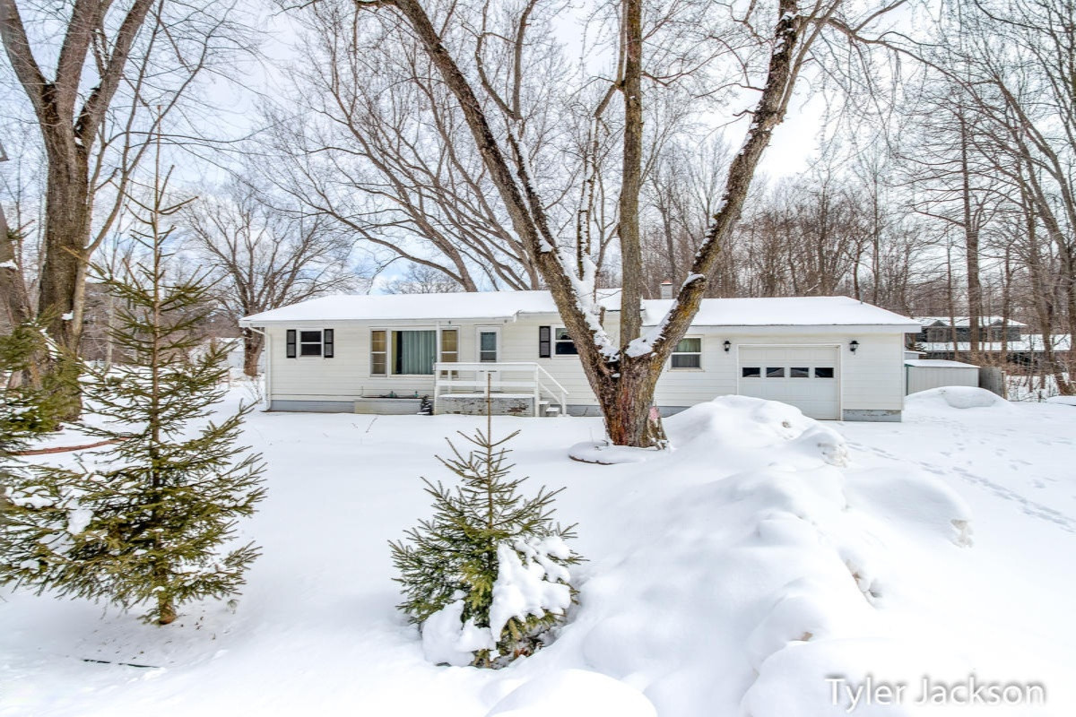 5434 Stringer Road Fruitport, MI 49415 - Photo 2 of 38 002-IMG_0007ENF