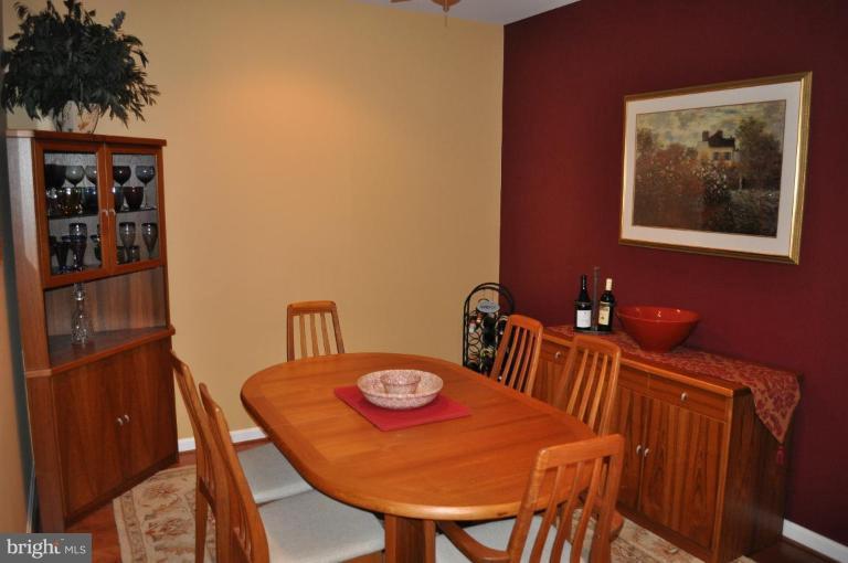 7315 Brookview Road, Unit 405 Elkridge, MD 21075 - Photo 5 of 28 Dining Room