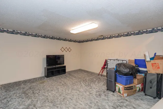 a view of a pathway both side of building