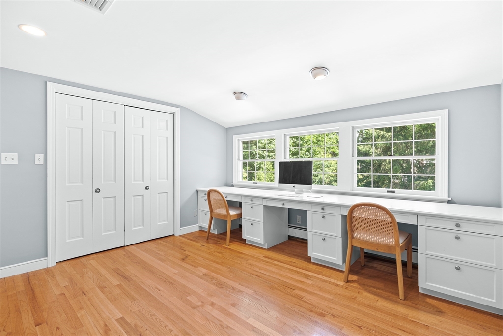 24 Radcliffe Road Wellesley, MA 02482 - Photo 11 of 32