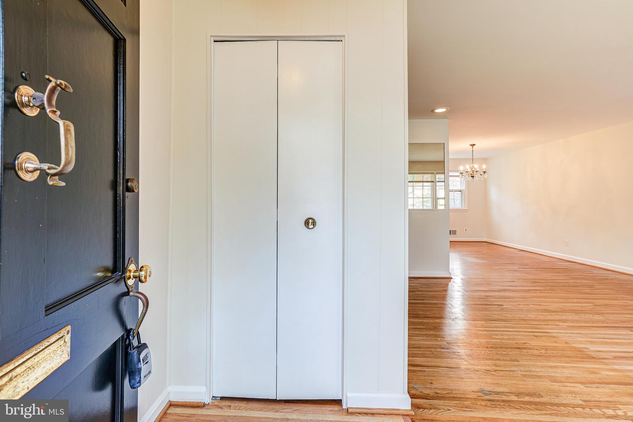 608 Kenbrook Drive Silver Spring, MD 20902 - Photo 5 of 38 Gallery Image 5