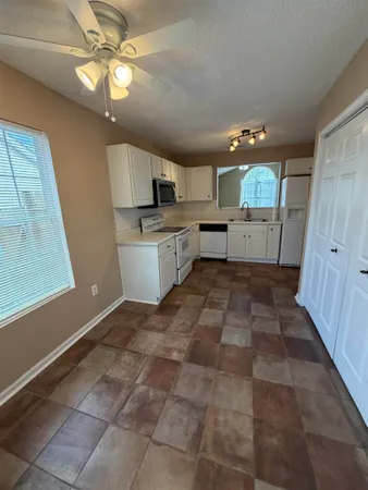 $179,900 | 283 Weston Valley Drive, Moore, SC 29369