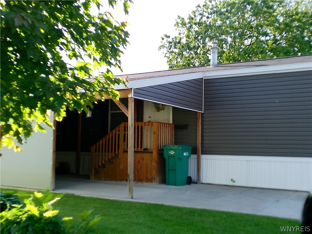 29 Xavier Road Clarence, NY 14031 - Photo 2 of 18 Concrete drive