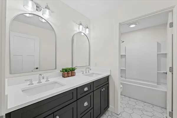 $459,500 | 6 Foxtrot Lane, Monticello, IL 61856