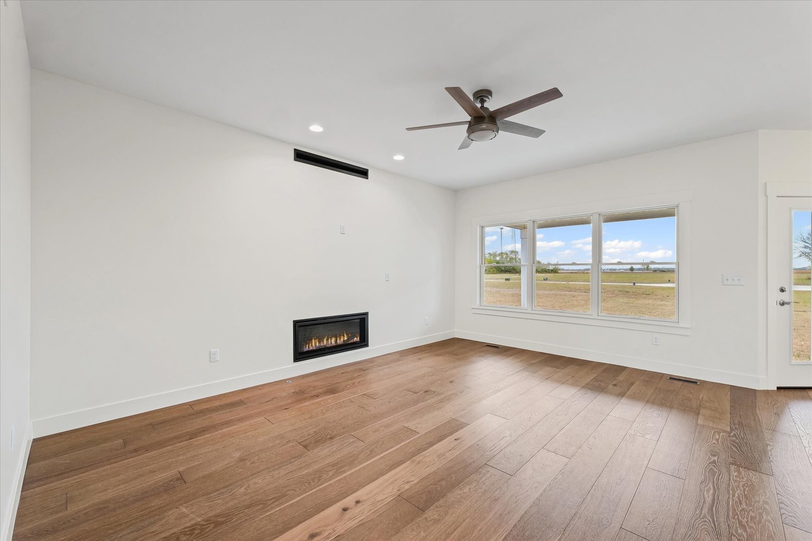 6 Foxtrot Lane Monticello, IL 61856 - Photo 6 of 40