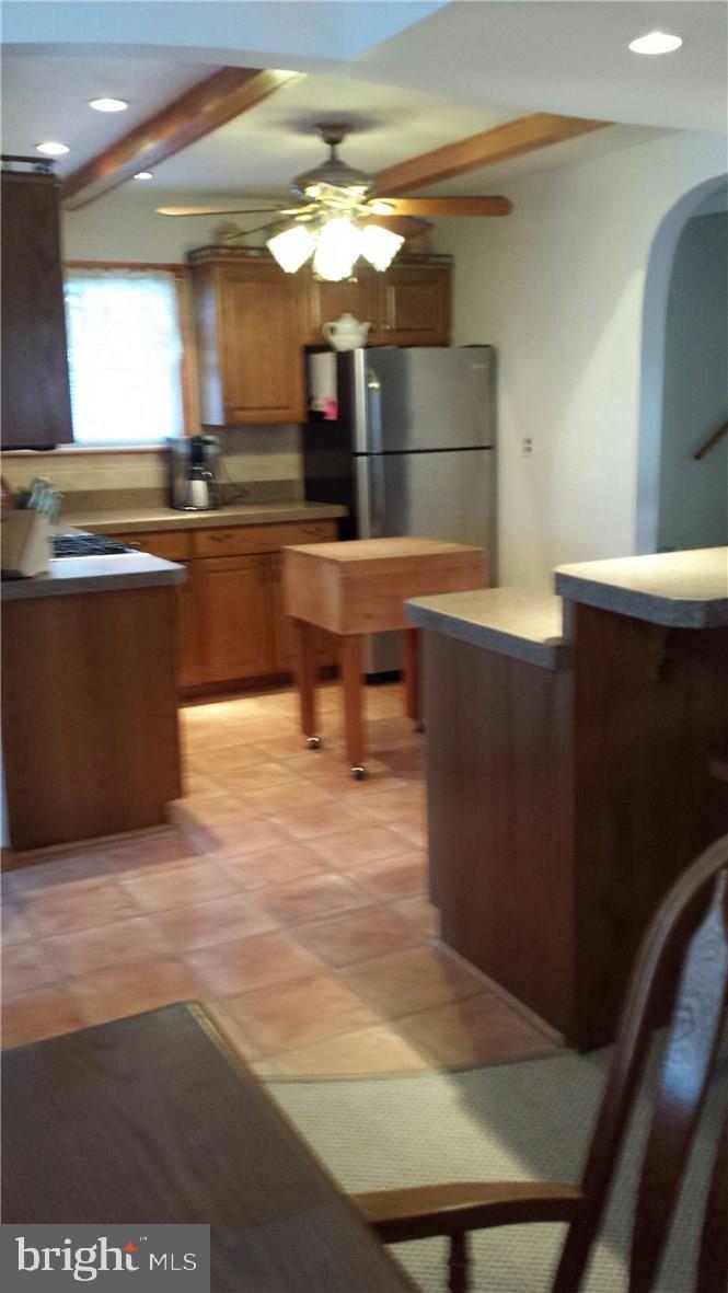 21 West Thames Road Tuckerton, NJ 08087 - Photo 3 of 20