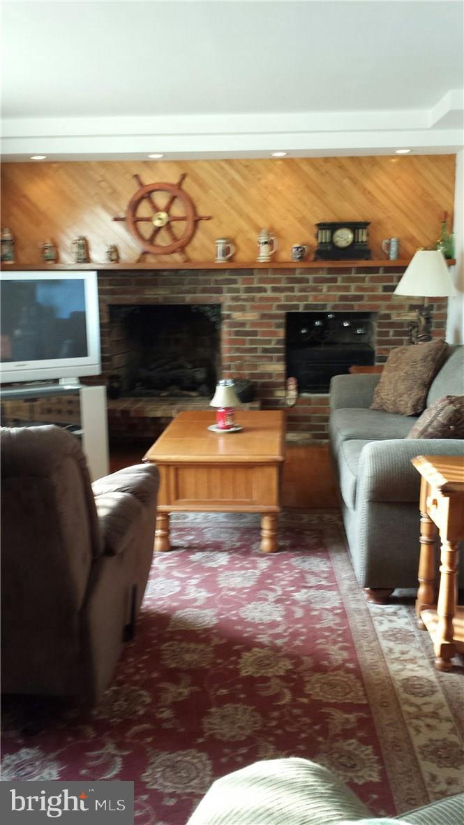 21 West Thames Road Tuckerton, NJ 08087 - Photo 10 of 20