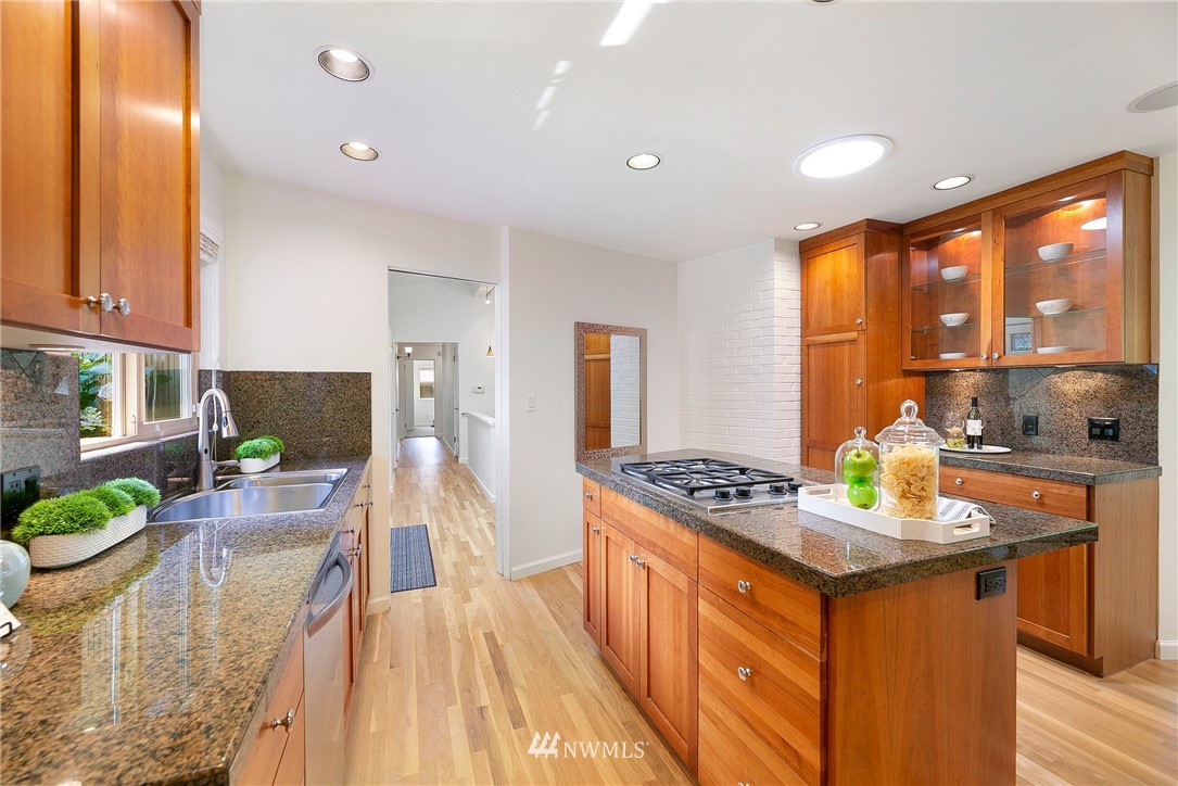 13547 Sherman Road Northwest Seattle, WA 98177 - Photo 8 of 40 Gallery Image 8