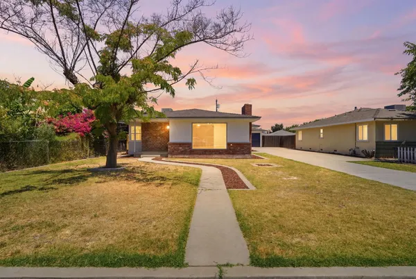 $399,000 | 2114 Palm Avenue, Sanger, CA 93657
