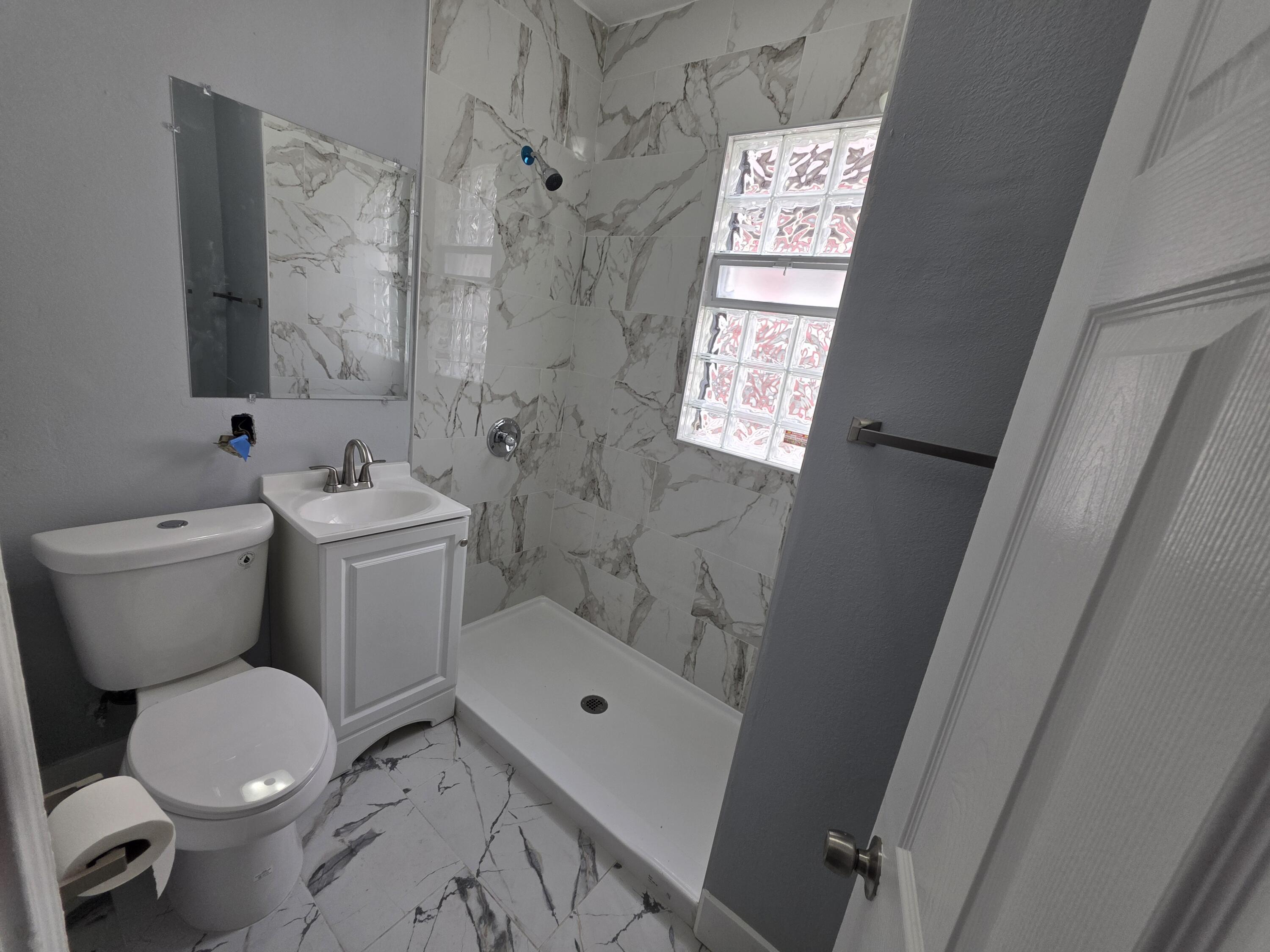 1271 North 43rd Street Milwaukee, WI 53208 - Photo 7 of 17 20260324_125253