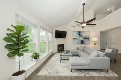 $349,000 | 8811 Tan Oak Circle, Tomball, TX 77375