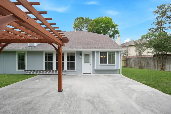 $389,000 | 8811 Tan Oak Circle, Tomball, TX 77375