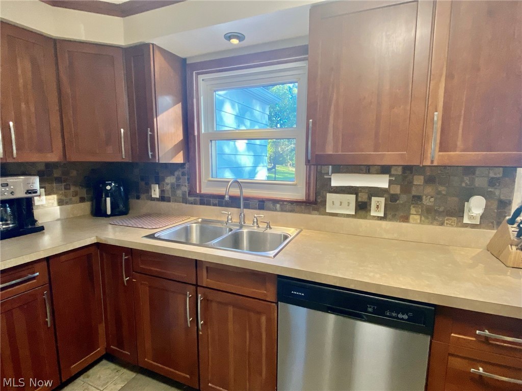 18476 Alexander Road Walton Hills, OH 44146 - Photo 3 of 34