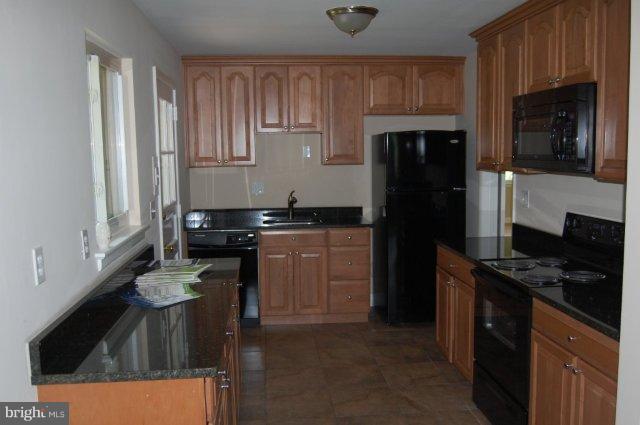 3226 Graham Road Falls Church, VA 22042 - Photo 2 of 19 Kitchen
