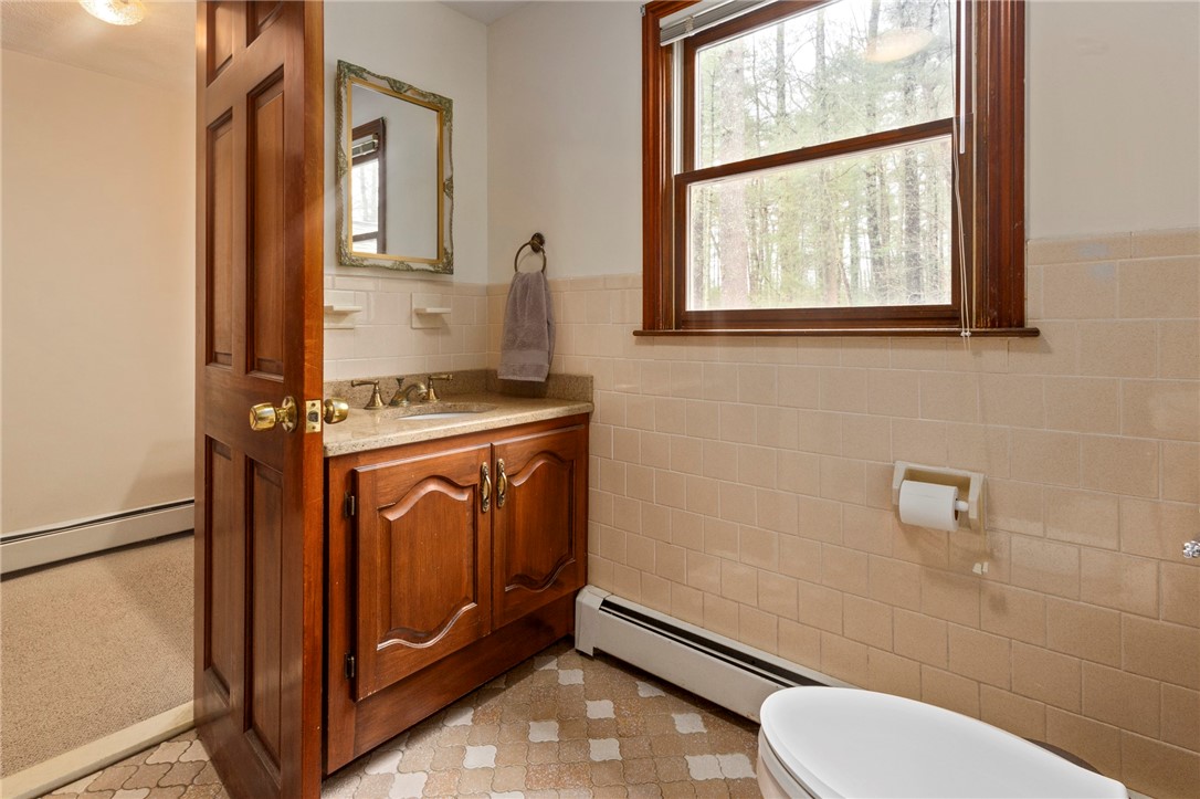 1031 Town Farm Road Coventry, RI 02816 - Photo 15 of 34