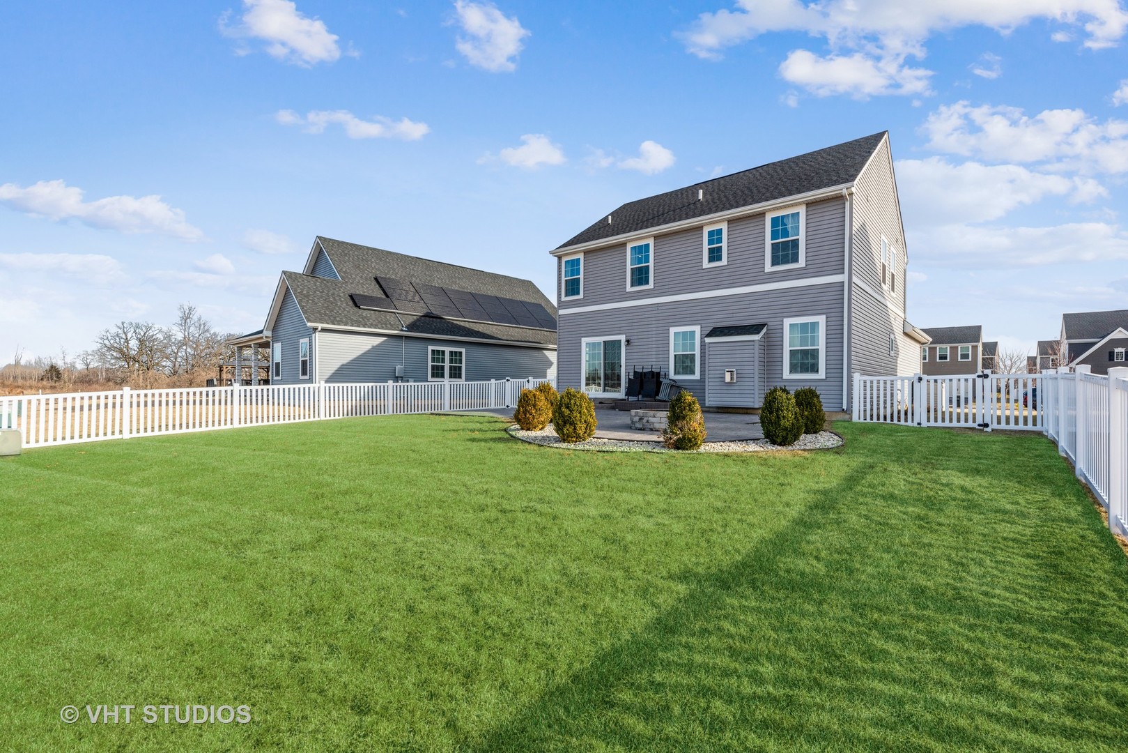 1836 Overview Circle Antioch, IL 60002 - Photo 2 of 24 Gallery Image 2