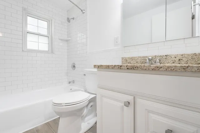 $2,275 | 50 Farrwood Avenue, Unit 9, North Andover, MA 01845