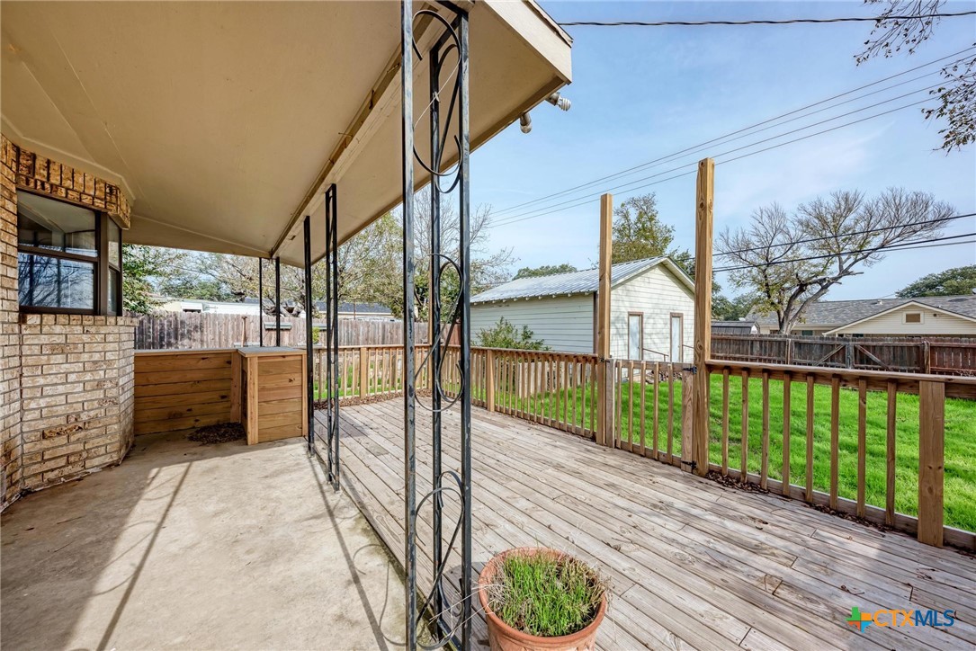 501 North Ridge Street Lampasas, TX 76550 - Photo 38 of 46