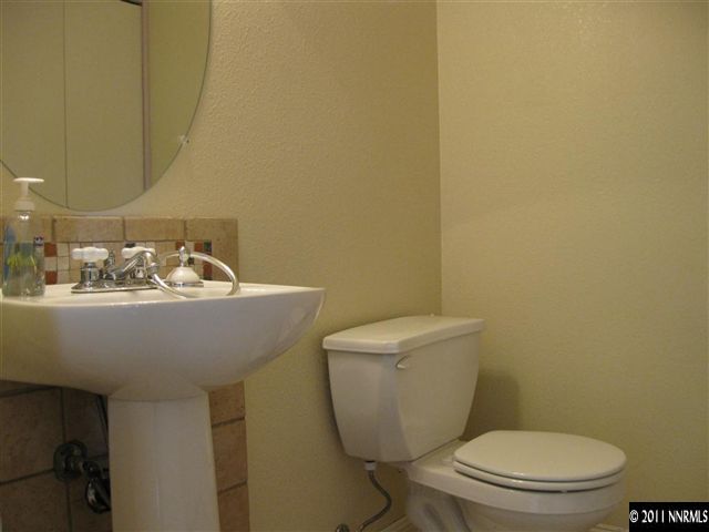 4001 Sycamore Way Reno, NV 89502 - Photo 4 of 13 Photo 4