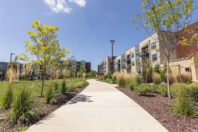 $2,200 | 6190 Bennett Drive, Unit 211, Edwardsville, IL 62025