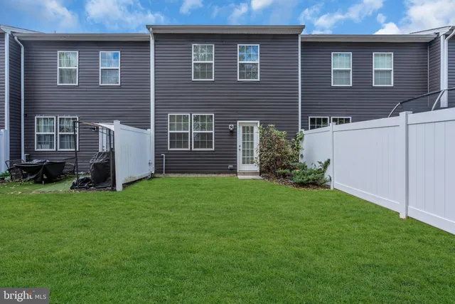 $2,900 | 19 Katherine Drive, Burlington, NJ 08016