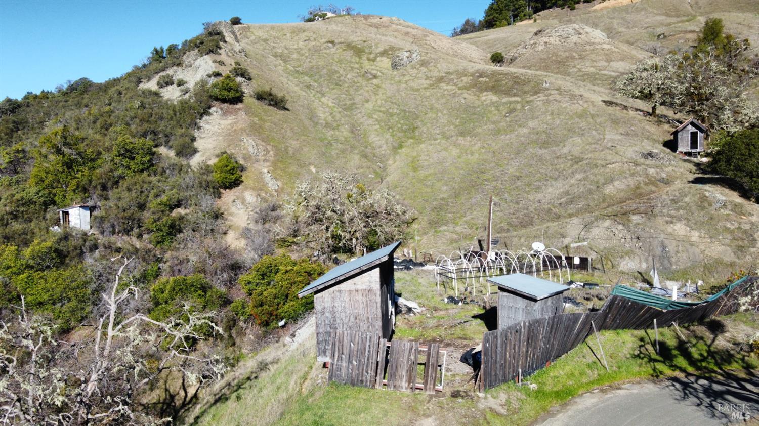 16191 Ridgeview Road Willits, CA 95490 - Photo 25 of 25 a view of balcony with furniture and garden