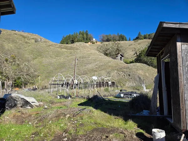 $184,900 | 16191 Ridgeview Road, Willits, CA 95490