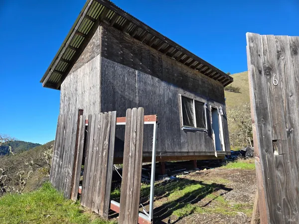 $184,900 | 16191 Ridgeview Road, Willits, CA 95490