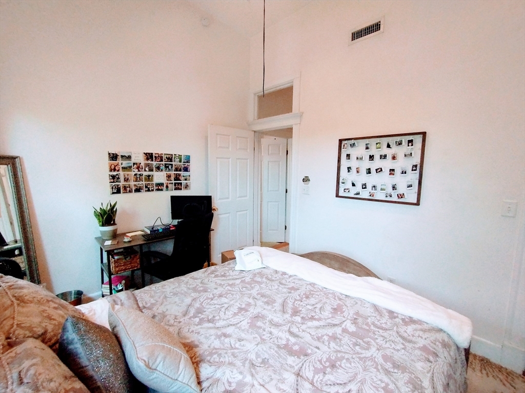 10 Hardwick Street, Unit 2 Cambridge, MA 02141 - Photo 3 of 11