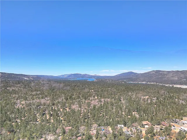 $295,000 | 346 San Bernardino Avenue, Sugarloaf, CA 92386