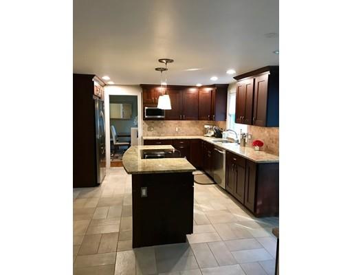 156 Berwick Road Attleboro, MA 02703 - Photo 4 of 40 Gallery Image 4