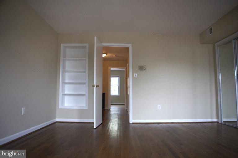 342 11th Street Southeast Washington, DC 20003 - Photo 3 of 30 Master Bedroom West