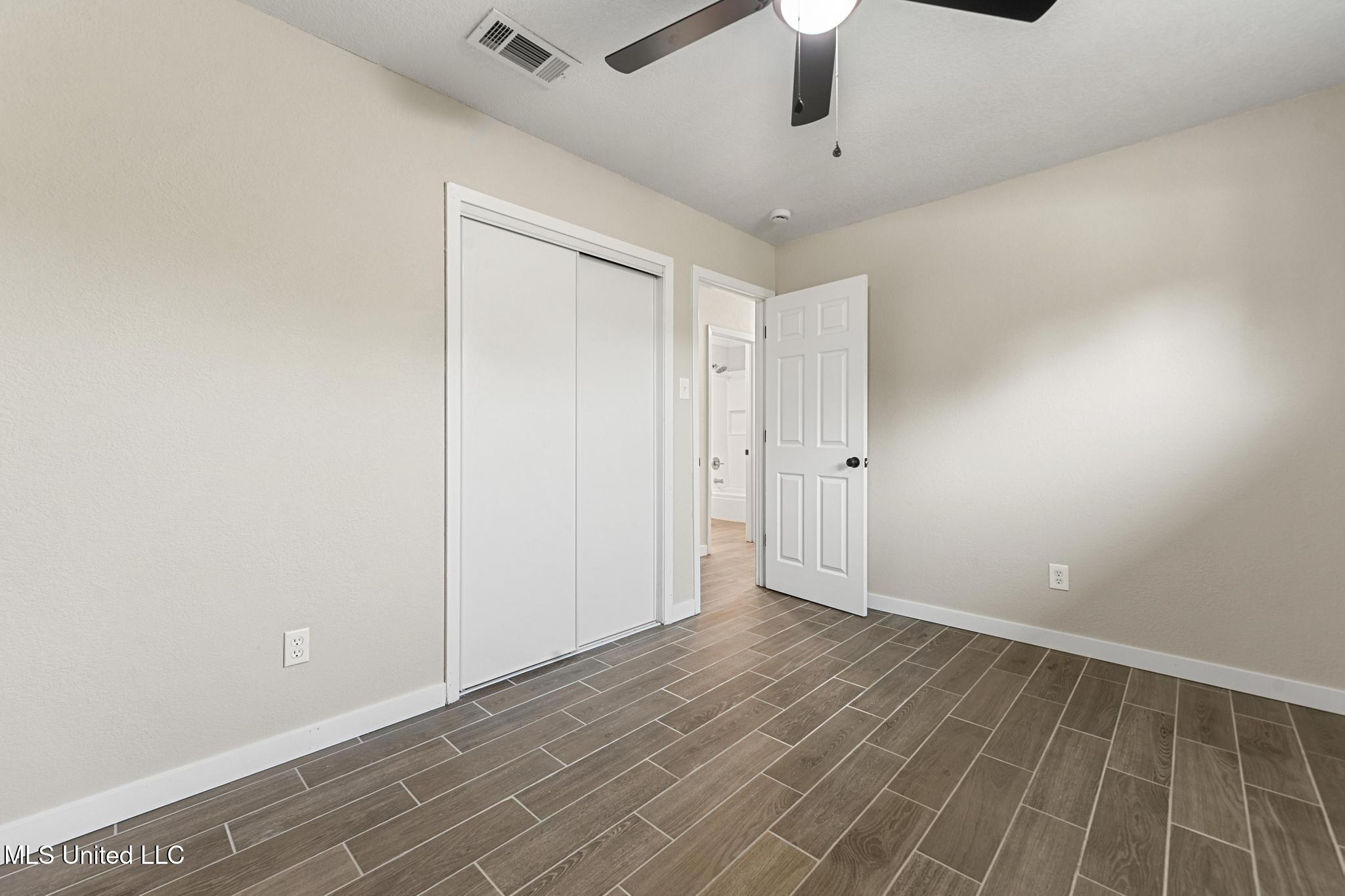 312 Springdale Circle D'Iberville, MS 39540 - Photo 15 of 21 015