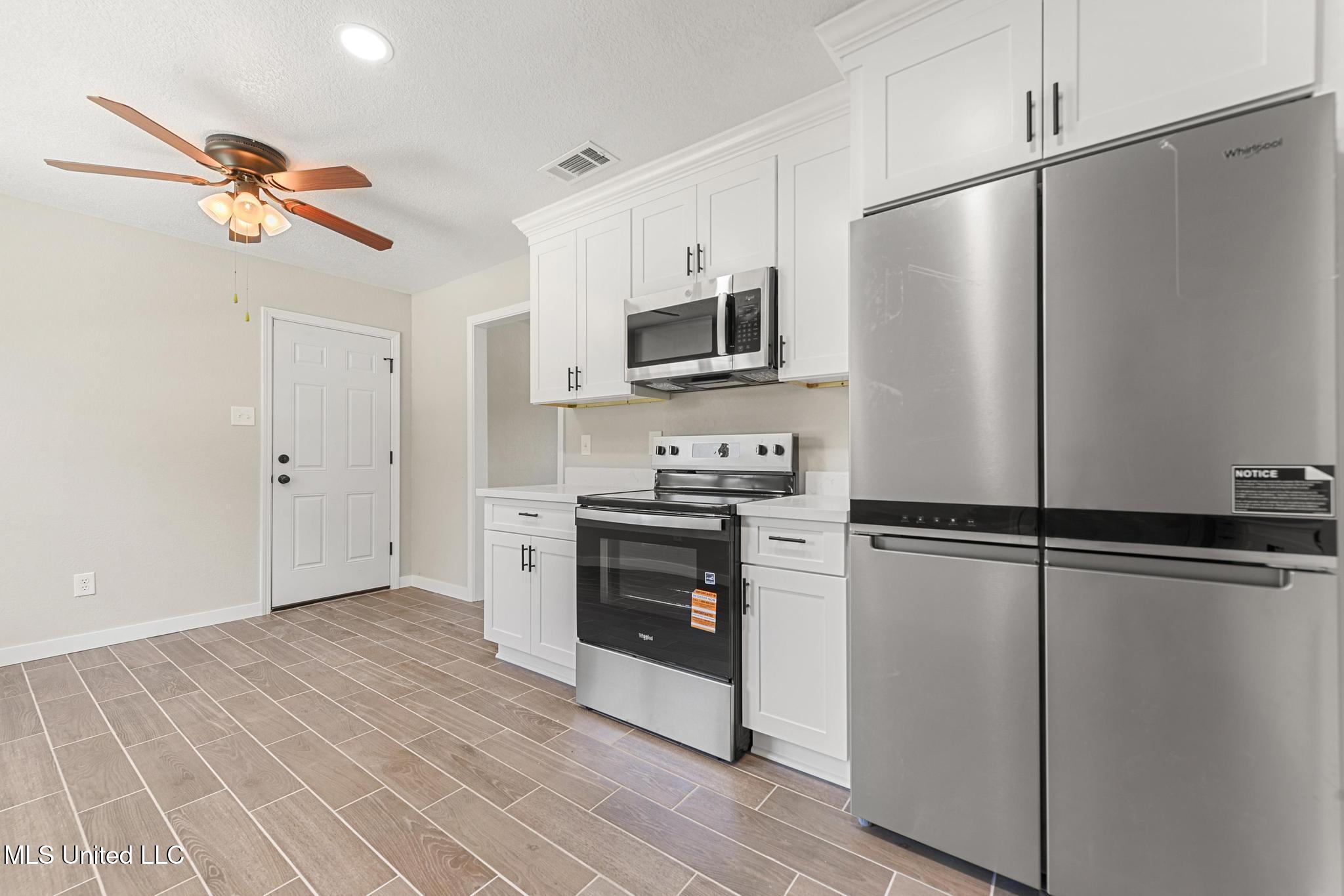 312 Springdale Circle D'Iberville, MS 39540 - Photo 9 of 21 009