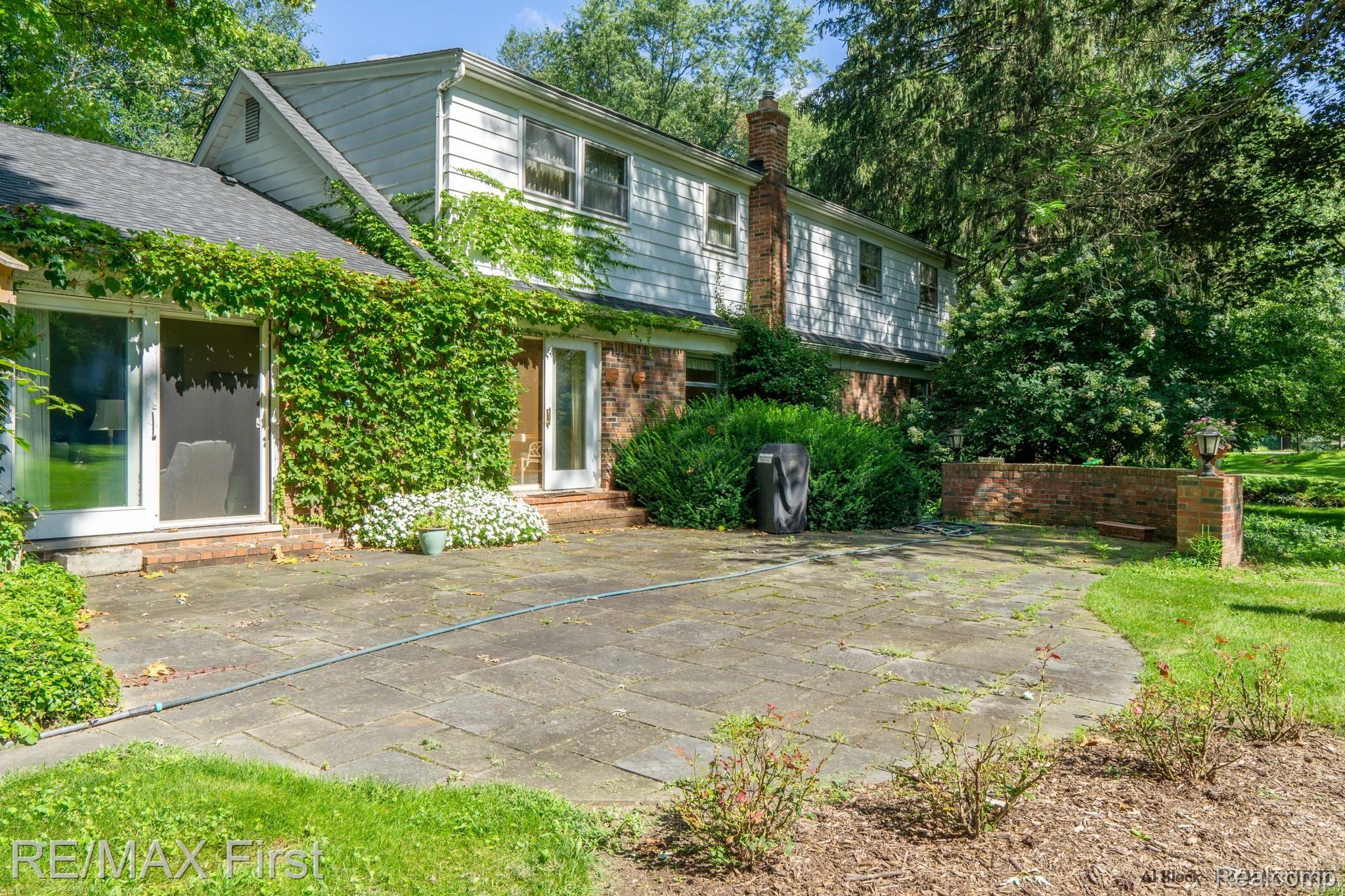 4660 Dover Road Bloomfield Hills, MI 48304 - Photo 2 of 48 DSC06337.jpg