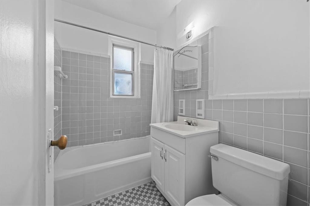 414 Albemarle Road, Unit 5A Brooklyn, NY 11218 - Photo 6 of 14