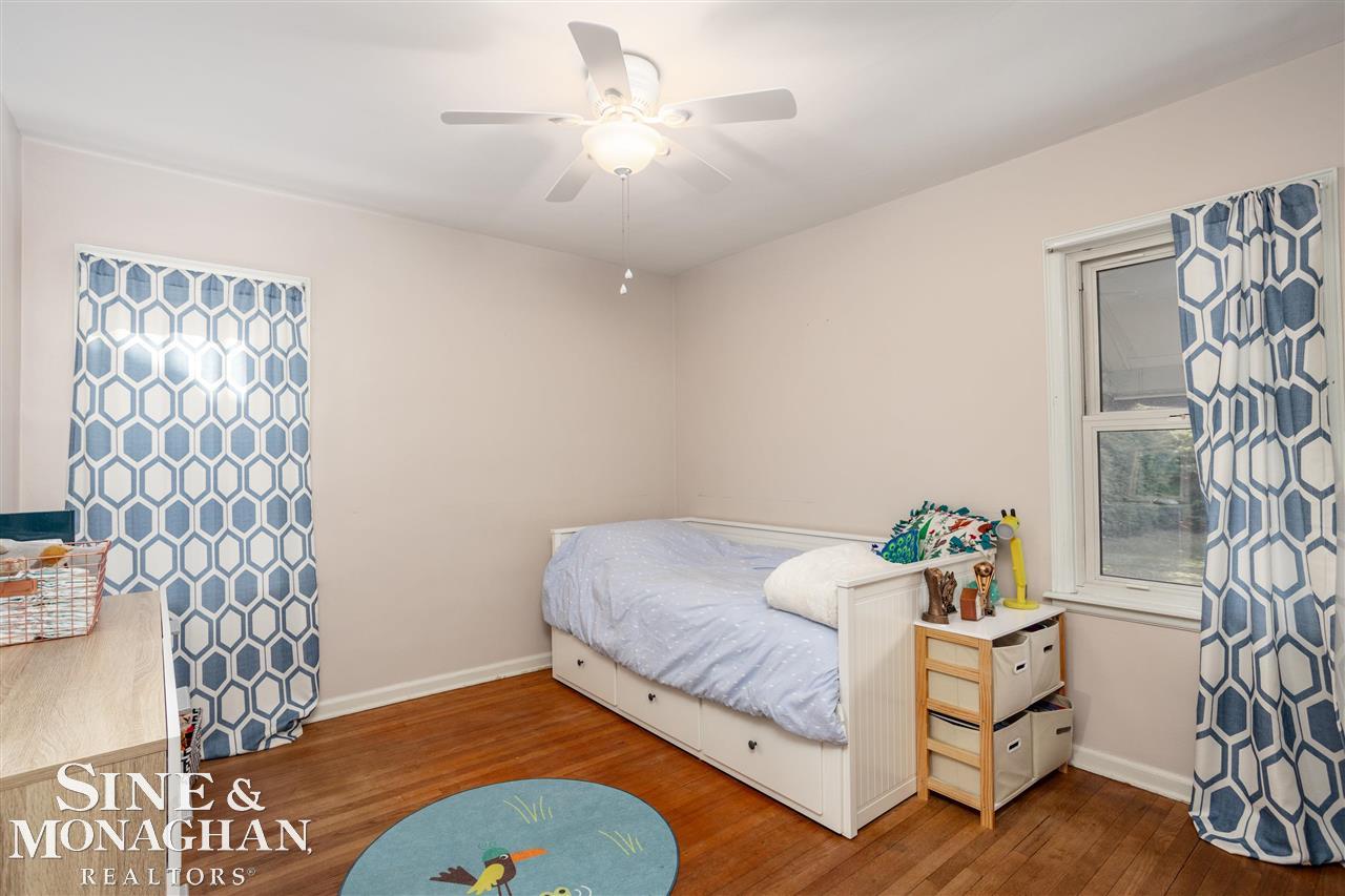 1977 Hawthorne Road Grosse Pointe Woods, MI 48236 - Photo 14 of 36