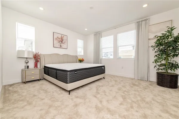 $6,000 | 243 Yerba, Irvine, CA 92618