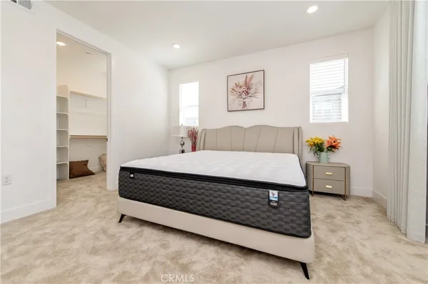 $6,000 | 243 Yerba, Irvine, CA 92618