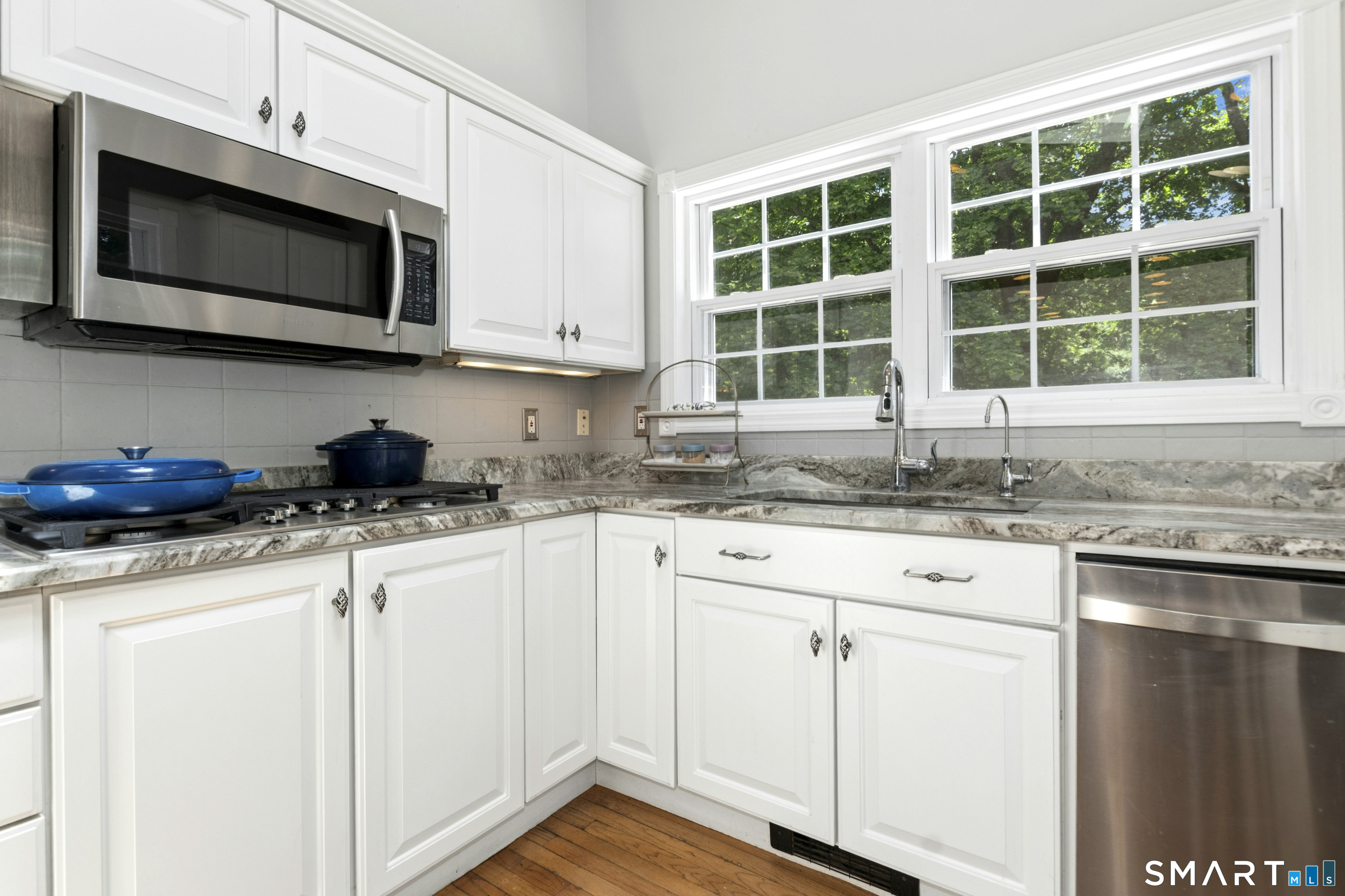 25 Olmstead Lane Ridgefield, CT 06877 - Photo 8 of 38