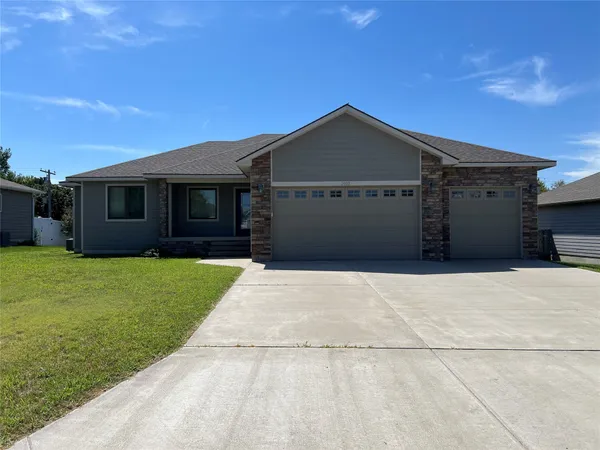 $399,000 | 2003 Hillpoint Place, Dodge City, KS 67801