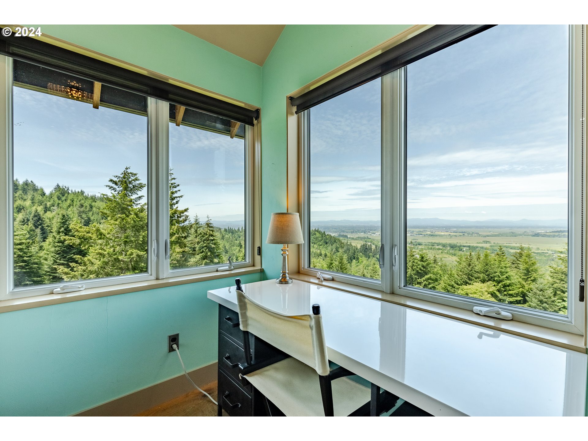 90535 Coburghills Drive Eugene, OR 97408 - Photo 29 of 48 a view of a room with a large window
