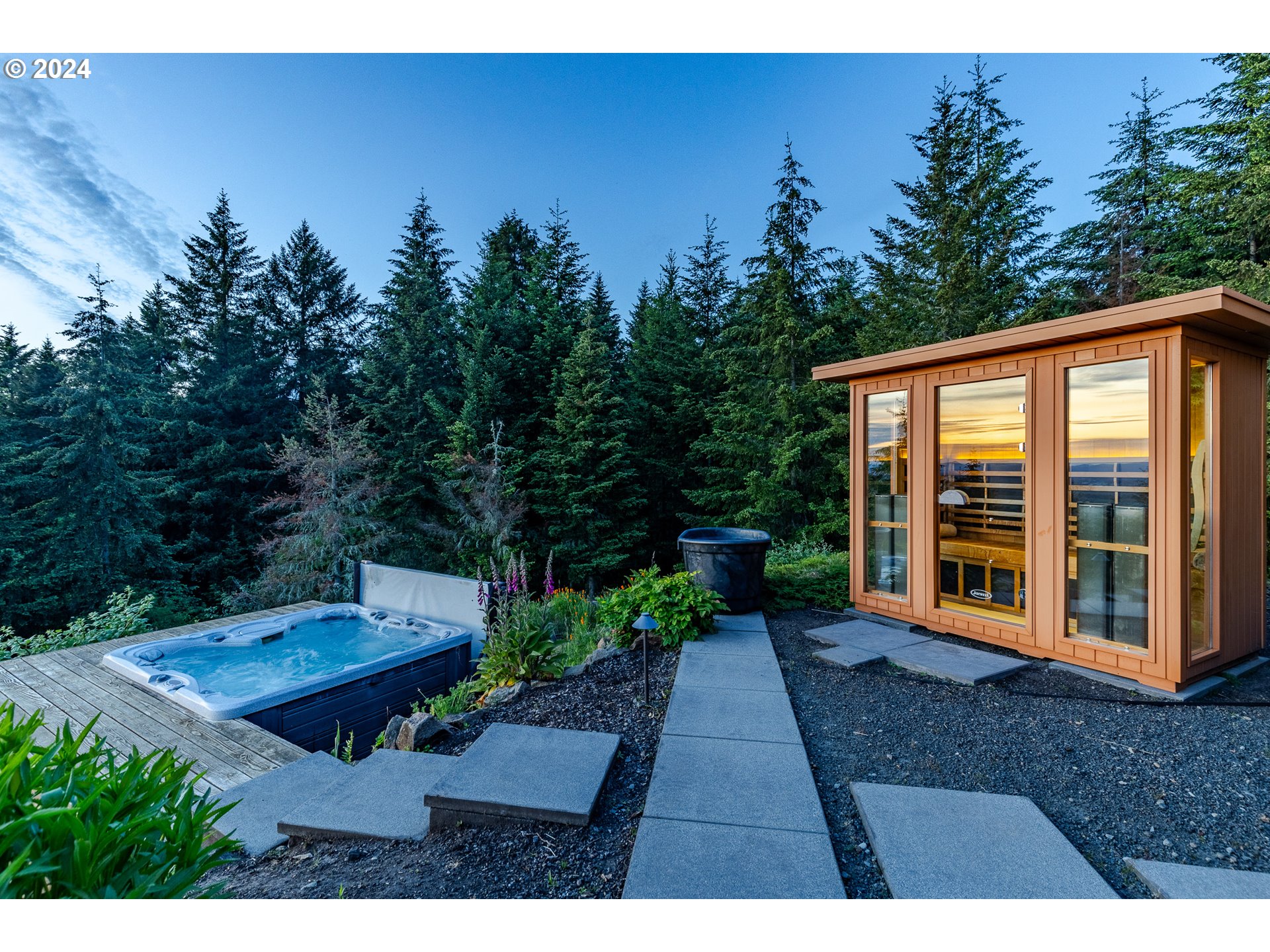 90535 Coburghills Drive Eugene, OR 97408 - Photo 44 of 48 a view of a backyard with sitting area