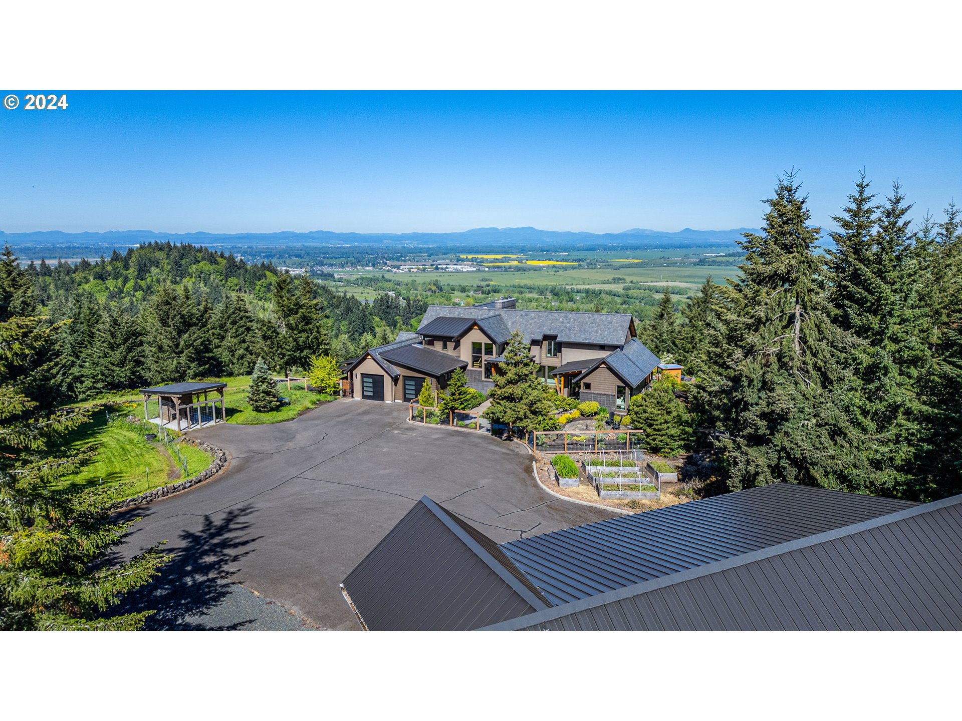 90535 Coburghills Drive Eugene, OR 97408 - Photo 45 of 48 a black and white photo of a field