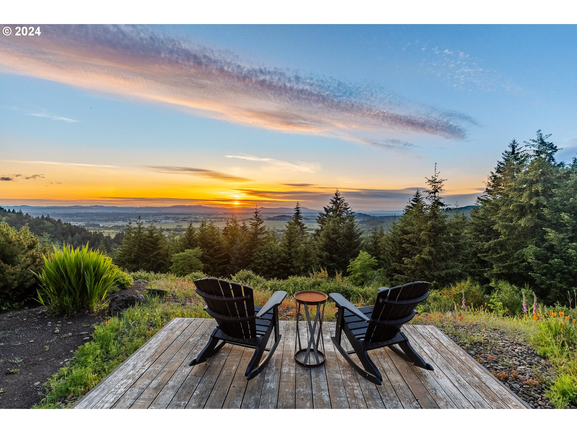 90535 Coburghills Drive Eugene, OR 97408 - Photo 7 of 48 a view of a outdoor space with mountain view