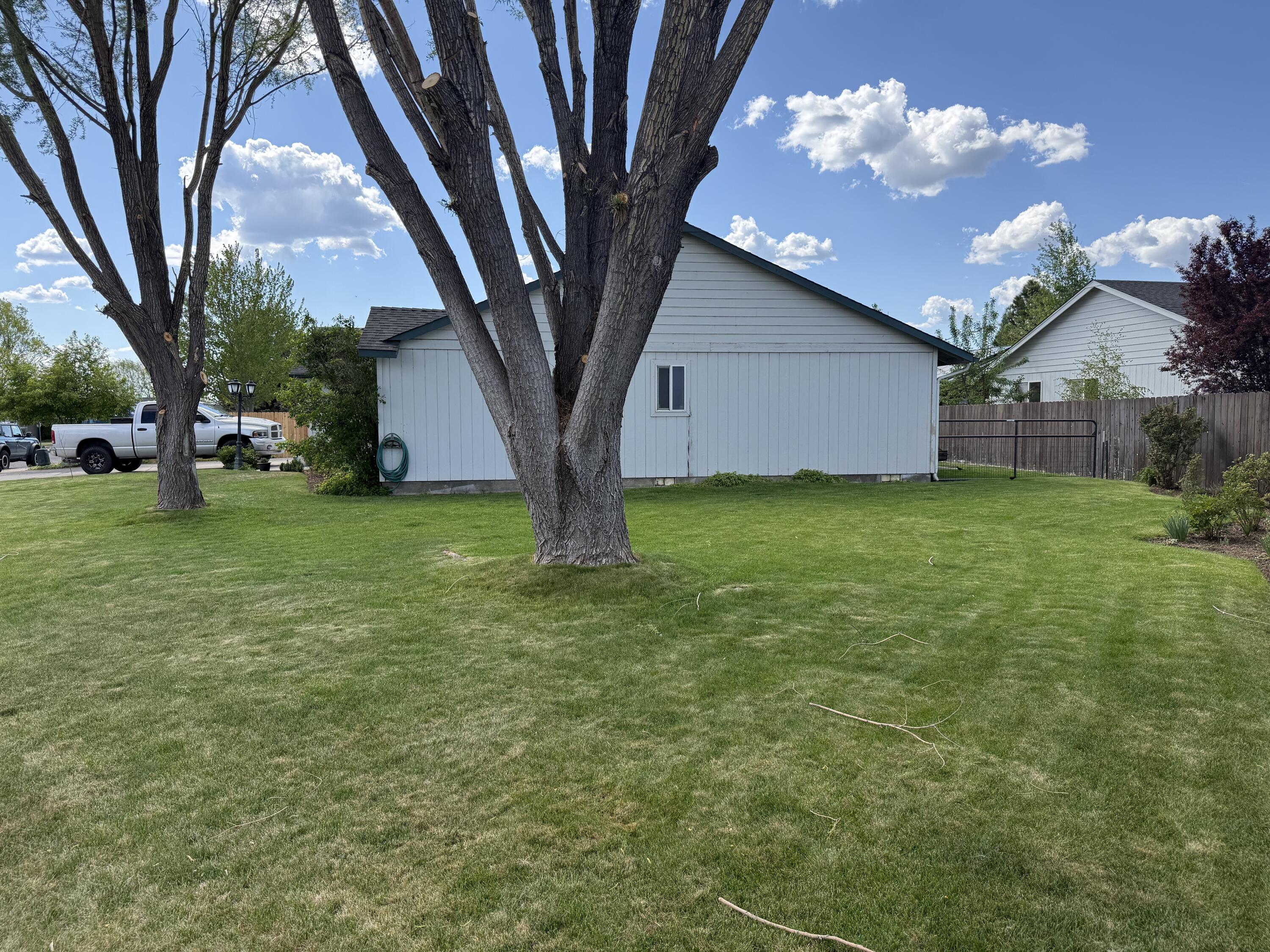 2329 Northeast Yellowpine Road Prineville, OR 97754 - Photo 7 of 30