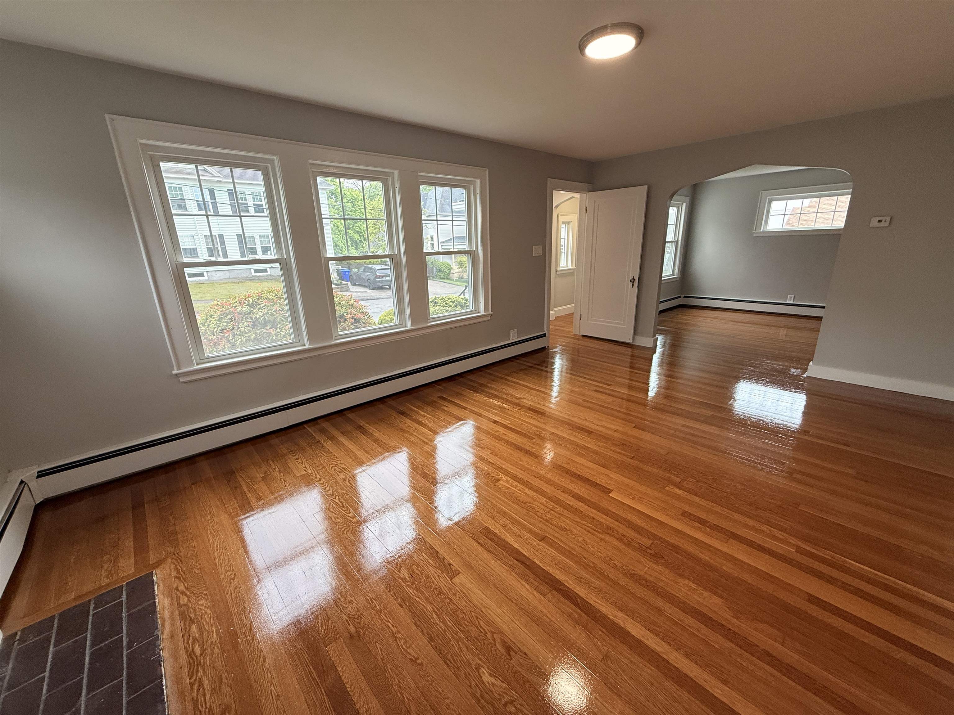 406 East High Street Manchester, NH 03104 - Photo 14 of 49